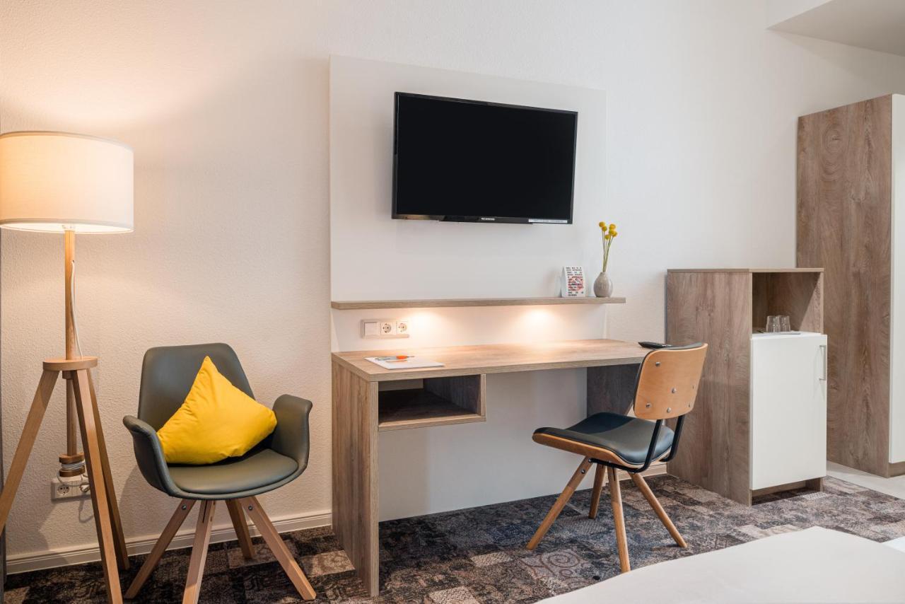 Stadthotel Lohne, Self Check In, Mit Baeckerei Und Cafe Löhne Esterno foto
